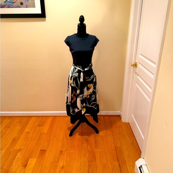 WHBM Handkerchief Elegant Dress, Deep Green Top , Floral Leafy bottom.size 2 - Picture 2 of 12